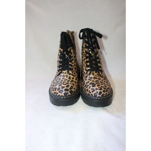 True Craft Women's Leopard Boots sz 9M NWOT - Picture 2 of 8